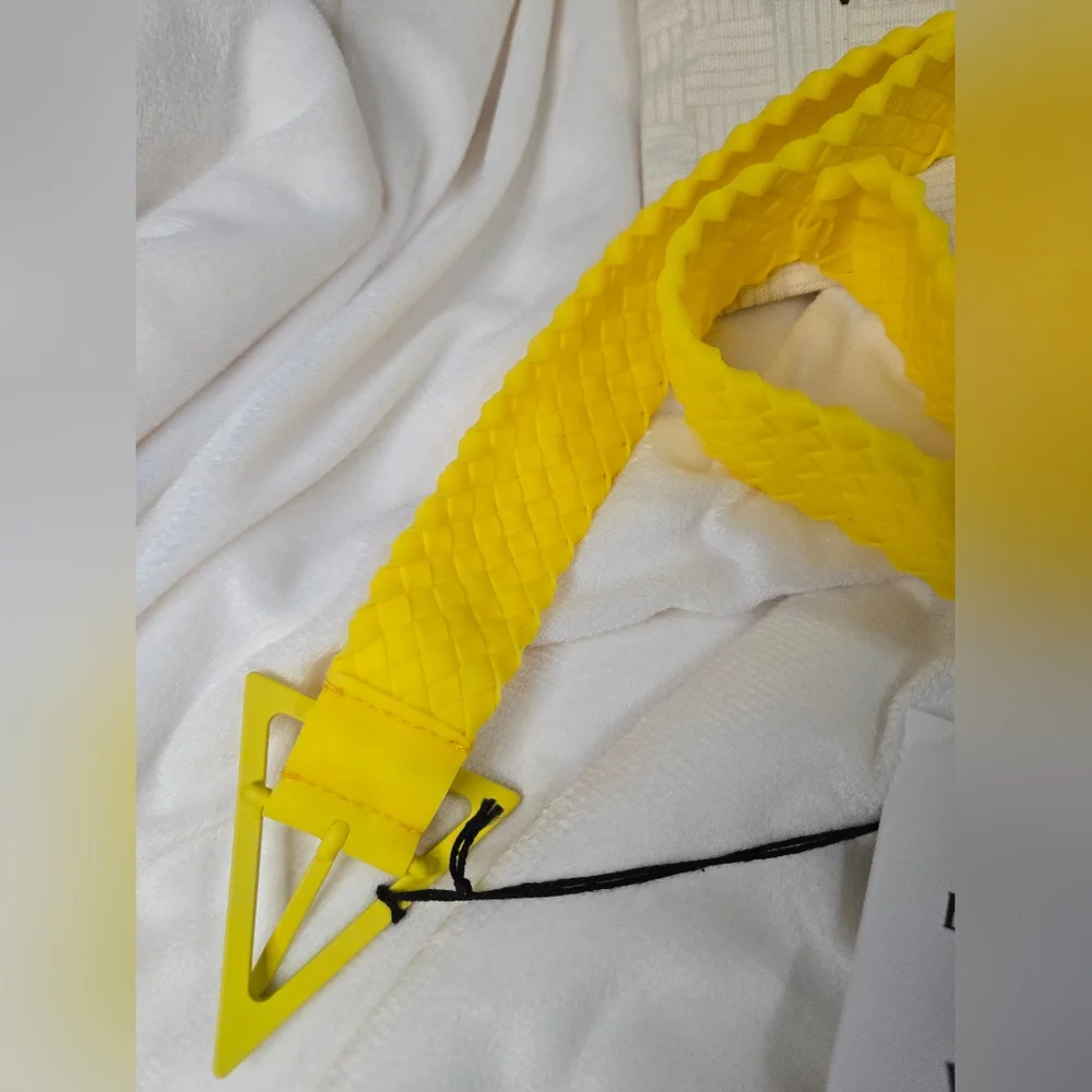 💛 Bottega Veneta Rubber Waist Belt Yellow Medium BRAND NEW! 💛